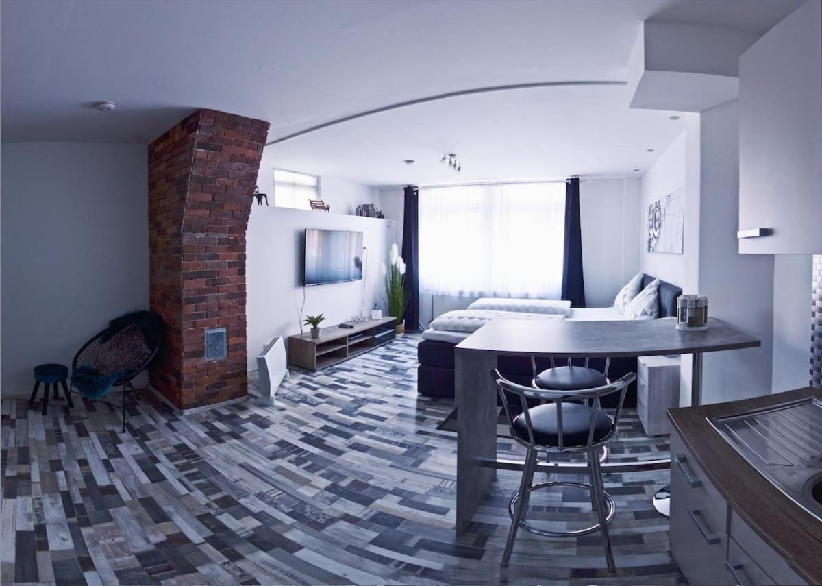 Moderne Wohnung Schwarzwald - In Bester Lage Direkt Am Fluss Bad Wildbad Extérieur photo